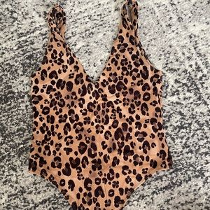 Aritzia group Babaton bodysuit. Hasn’t been worn!